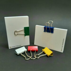 foldback papierklem normaal assorti op flashcards wit rood geel groen blauw